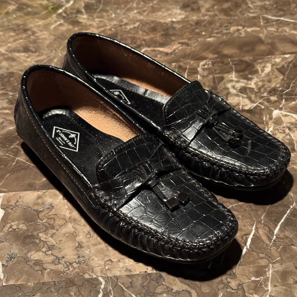 St Jhon’s Bay  Glossy Black Croc-Embossed Loafers